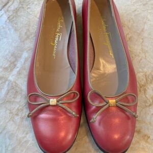 Salvatore Ferragamo Bow Flats – Size 8 2A (Narrow)